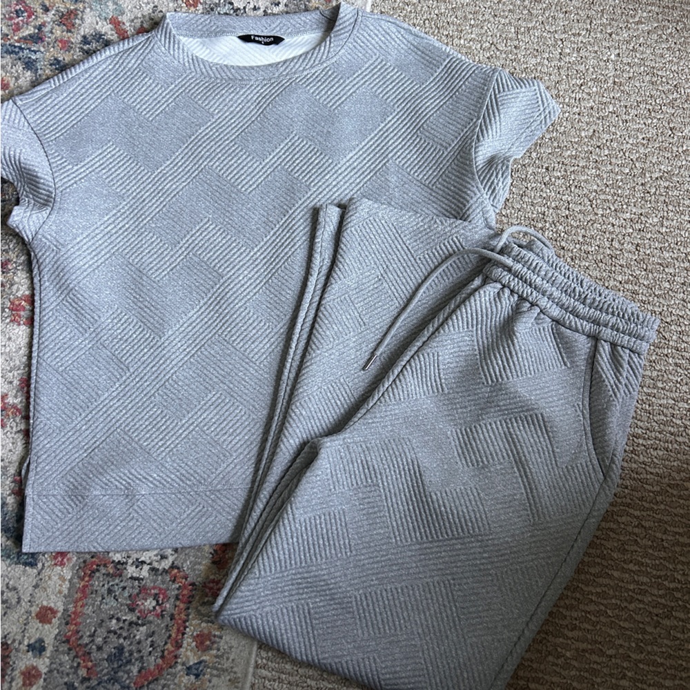 Women’s two piece set top and wide leg pants small gray textured